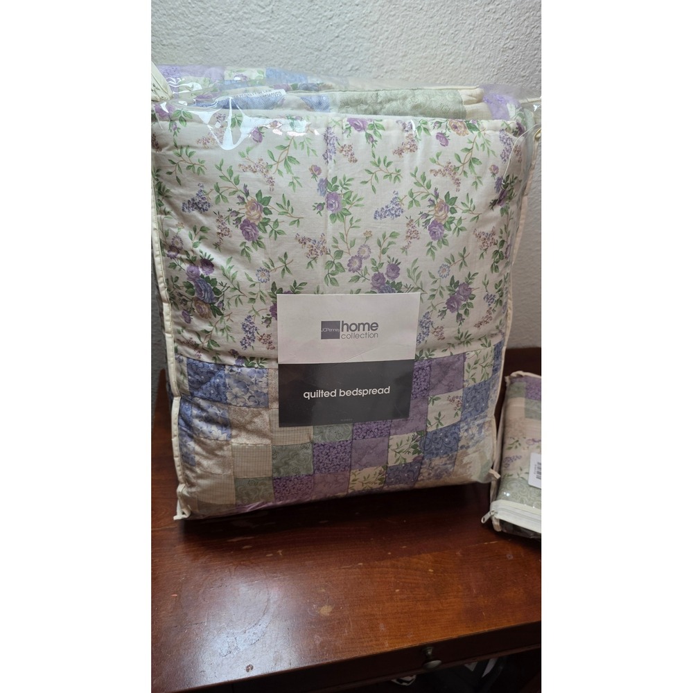 NEW‎ JCPenney Home Priscilla Quilted Bedspread Twin Purple Floral Patchwork